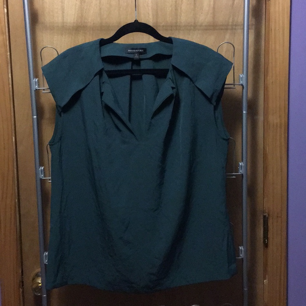 Banana Republic green Top
